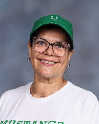 Gabby Corral Saenz : Food Service